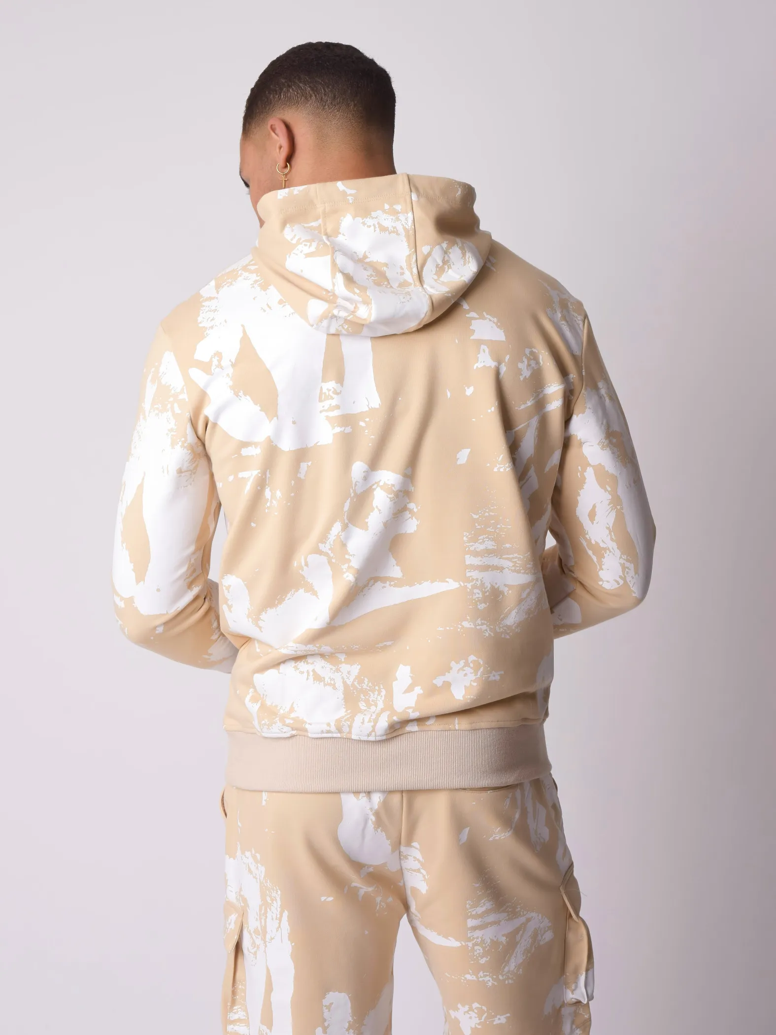 Sudadera con capucha pintada