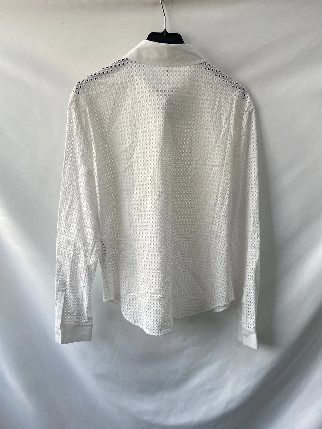 UTERQÜE. Camisa blanca troquelada T.l