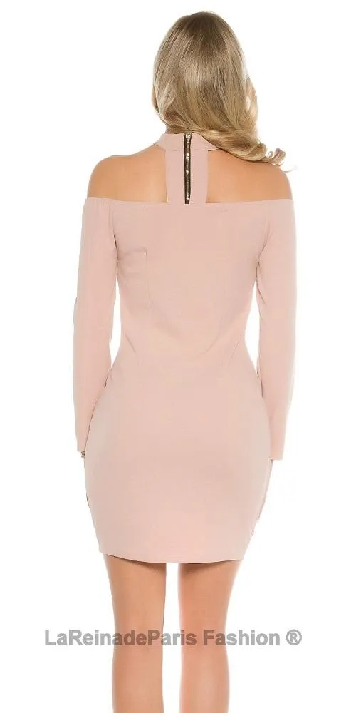 Vestido con choker rosa viejo