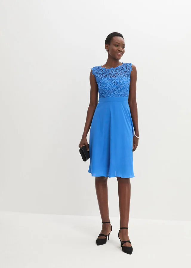 Vestido con encaje azul glaciar