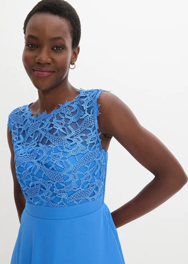 Vestido con encaje azul glaciar