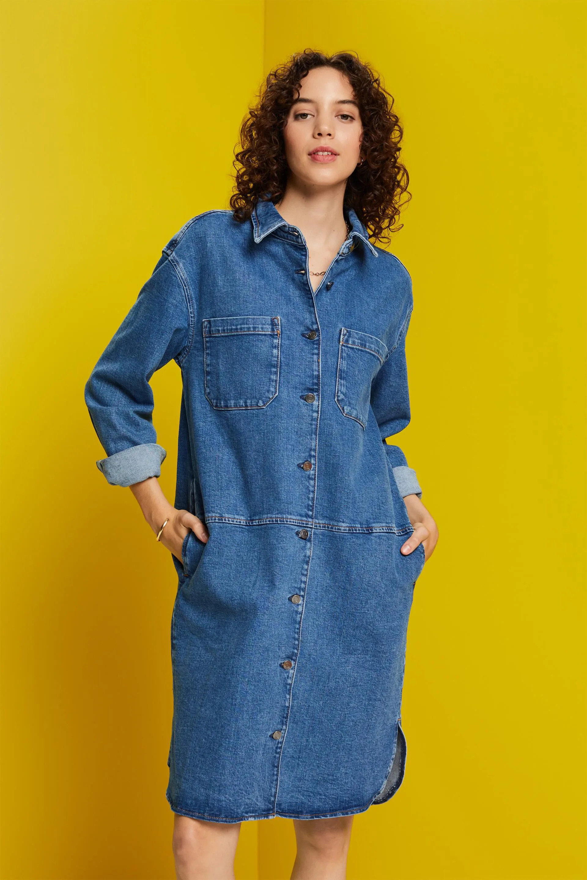 Vestido vaquero con corte holgado