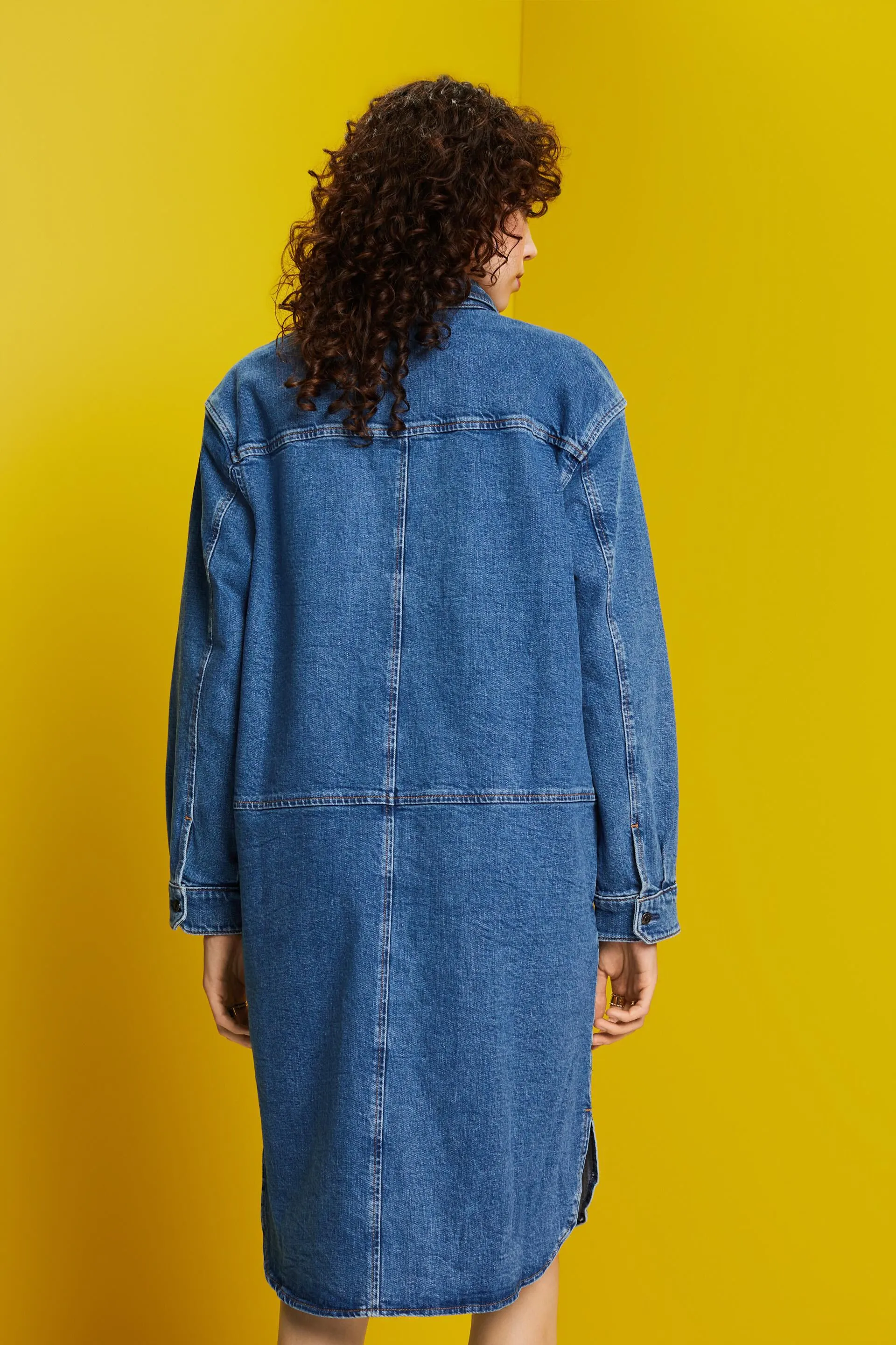 Vestido vaquero con corte holgado