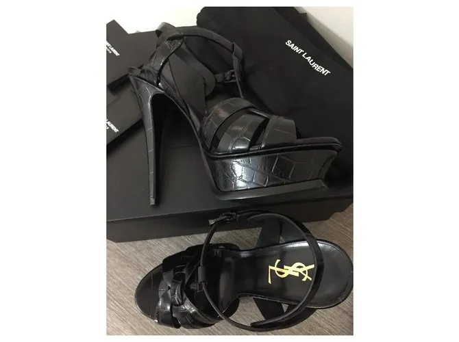 Yves Saint Laurent Homenaje al cocodrilo Negro 