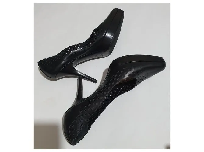 Yves Saint Laurent Tacones Negro 