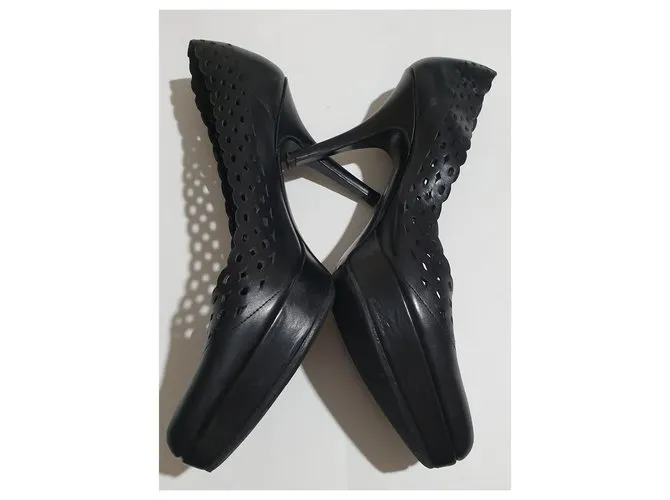 Yves Saint Laurent Tacones Negro 