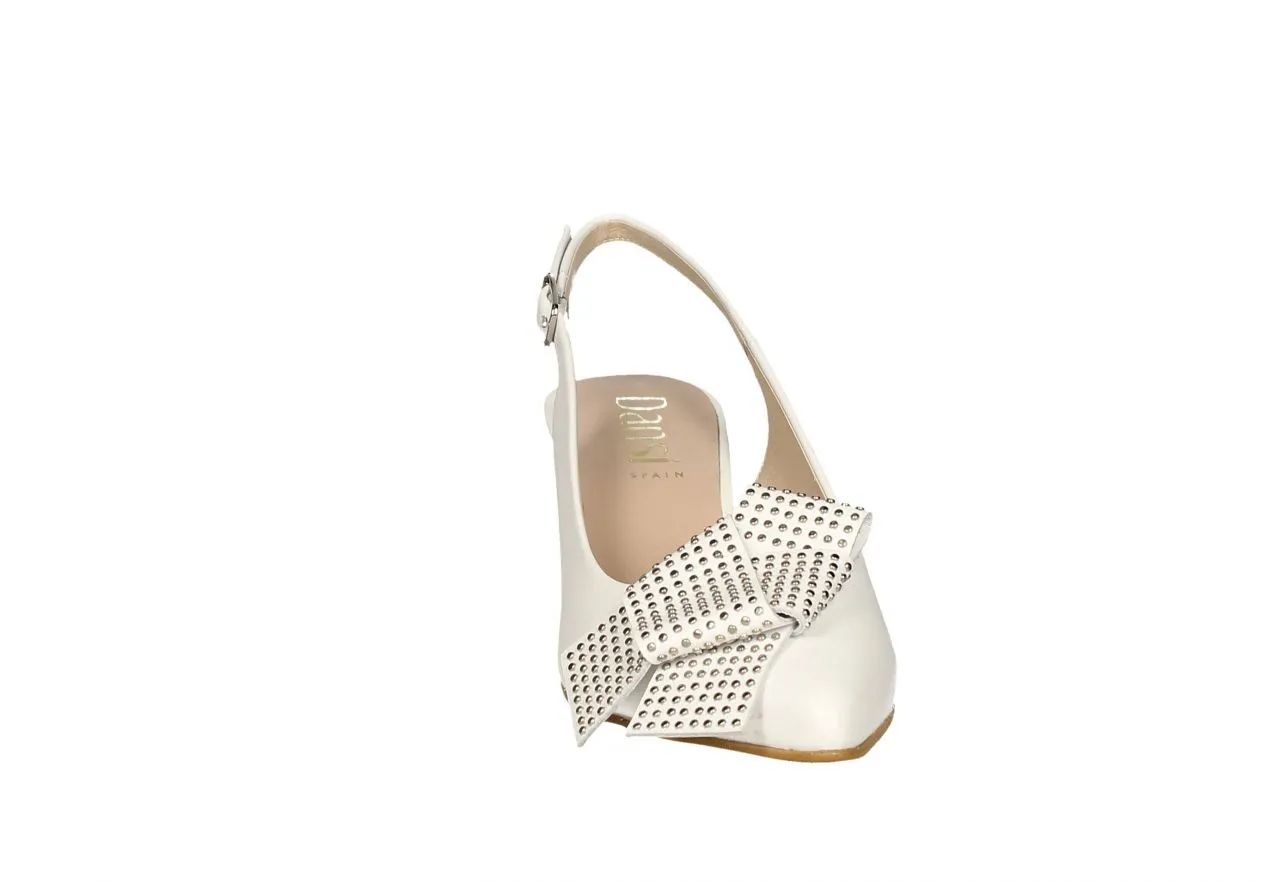 Zapato Blanco Talon Abierto Lazo Remaches Lateral
