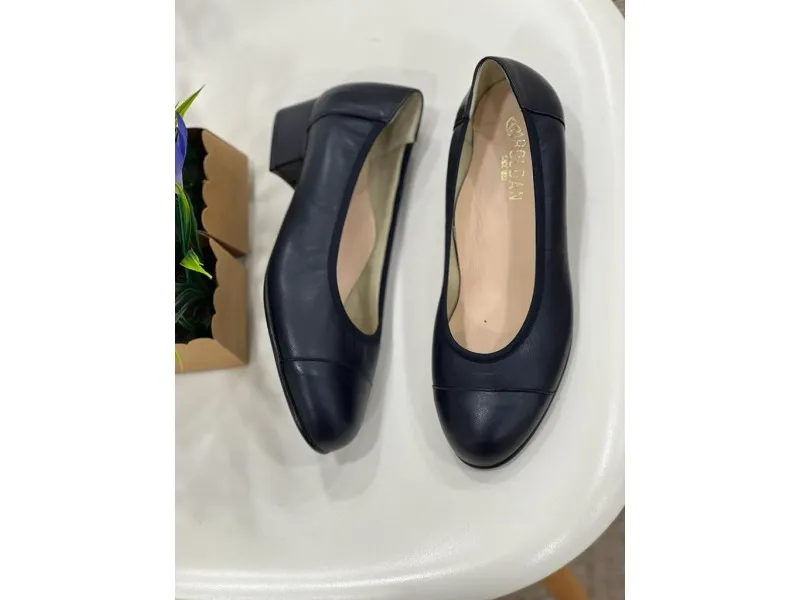ZAPATO SALÓN EN PIEL 2816 CALZADOS ROLDAN EN COLOR NEGRO O AZUL