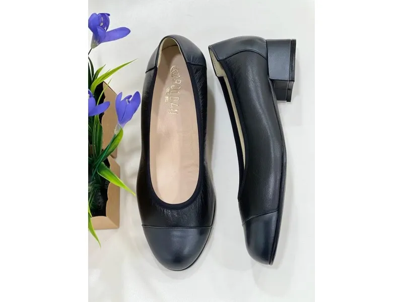 ZAPATO SALÓN EN PIEL 2816 CALZADOS ROLDAN EN COLOR NEGRO O AZUL