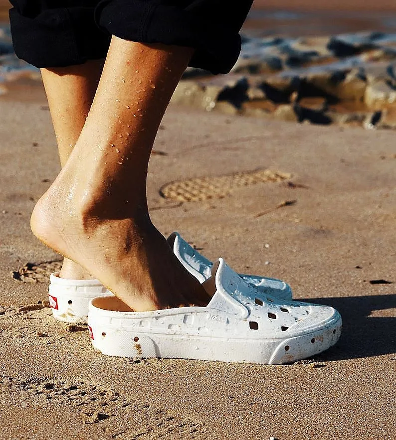 ZAPATOS VANS SLIPON MULE TREK  MARSHMALLOW